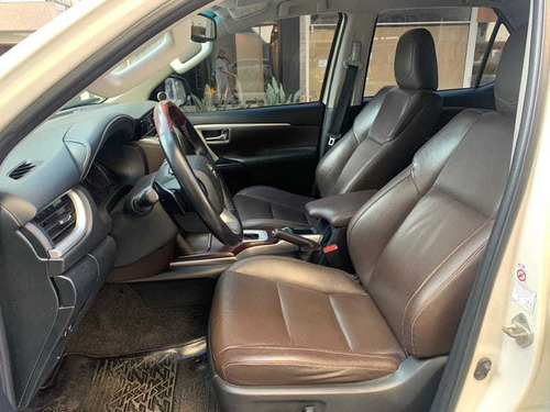 Imagem 14 de 15 de Toyota Hilux Sw4 Srx 4x4 2.8 Tdi 16v Dies Aut 2016