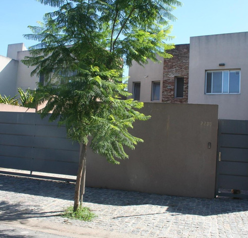 Casa  En Venta Ubicado En La Horqueta, San Isidro, G.b.a. Zona Norte