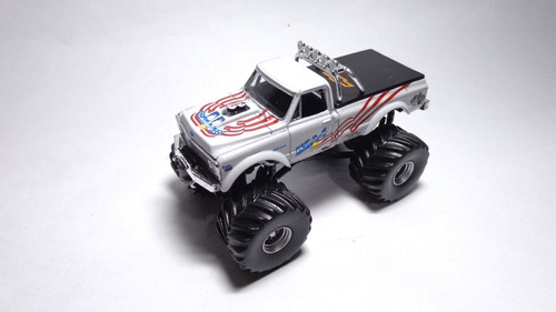 Greenlight 1970 Chevrolet K-10   Kings Of Crunch   Bigfoot