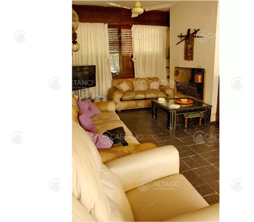 Vendo Casa 5 Dormitorios Con Piscina, Primeras Paradas Playa Mansa A 300 M Del Mar, Punta Del Este.