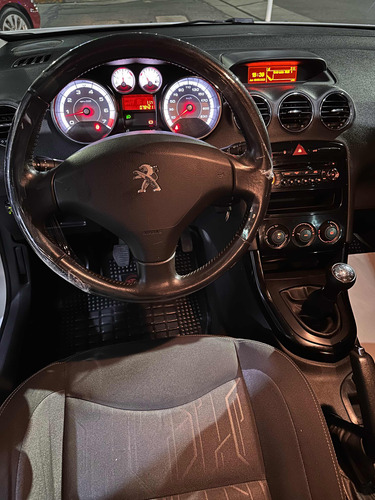 Peugeot 408 1.6 Allure 115cv