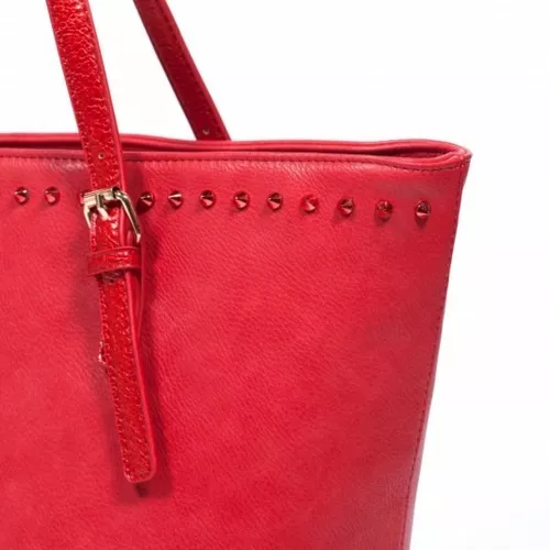 Negociazo! Mujer compra cartera Louis Vuitton original en $26 dólares y la  revende por $2 mil – El Nuevo Diario (República Dominicana)