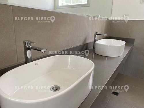 Imagen 6 de 26 de Casa Chalet En Venta Ubicado En San Juan, Villanueva, Tigre