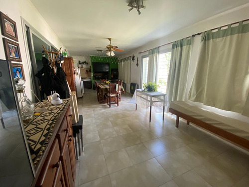 Venta Casa 3 Dormitorios - Fernández Oro - Barrio Piedras Blancas