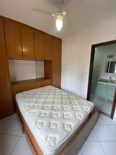 Apartamento 2 Dormitórios (1 Suíte) Em Ótima Localização!