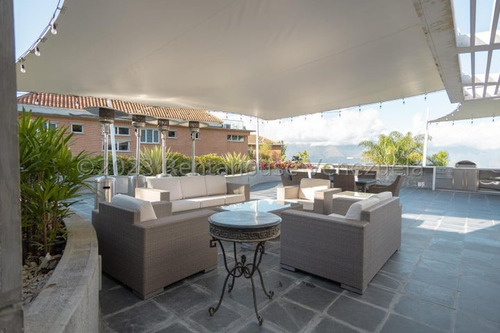 Casa ( 3 Niveles / Remodelada ) Venta Alto Hatillo Mls-25-15697