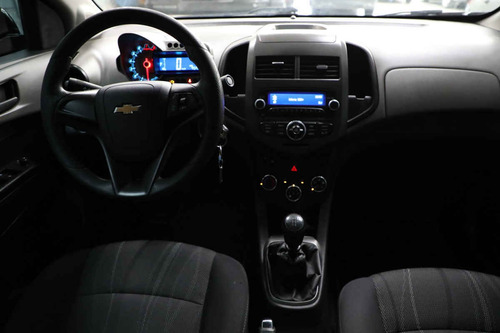 Imagen 11 de 15 de Chevrolet Sonic 2016 4p Lt L4/1.6 Man