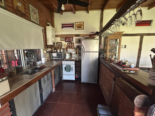 Casa En Venta En De Vicenzo, Golf Club Junin Al 2361