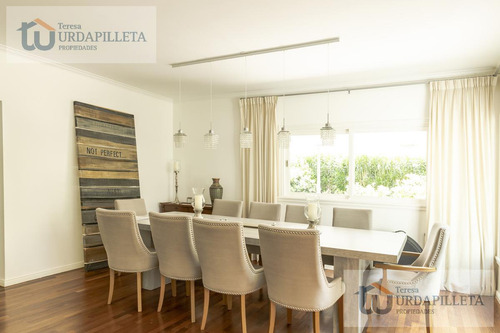 Casa En Venta Con Vista Al Parque En Ayres De Pilar- Pilar