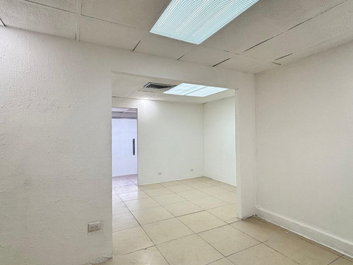 Venta O Renta De Oficina En Moll Del Valle, San Pedro Garza Garcia