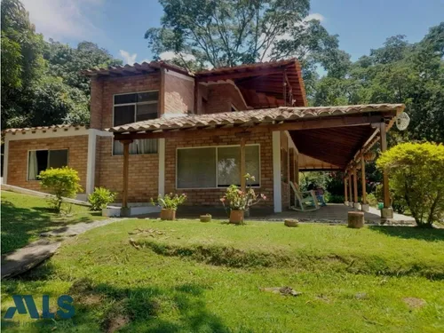 Finca Independiente En V. La Miranda Con Excelente...(mls#252449)