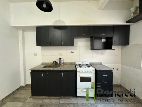Dpto 2 Amb En Alquiler En Planta Baja Con 2 Patios.
