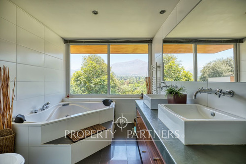Gran Casa Mediterránea Con Espectacular Vista En L...
