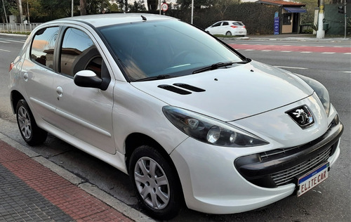 Imagem 4 de 10 de Peugeot 207 1.4 Active 8v Flex 4p Manual