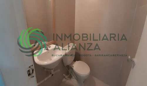 Local En Arriendo En Cabecera Del Llano. Cod A997