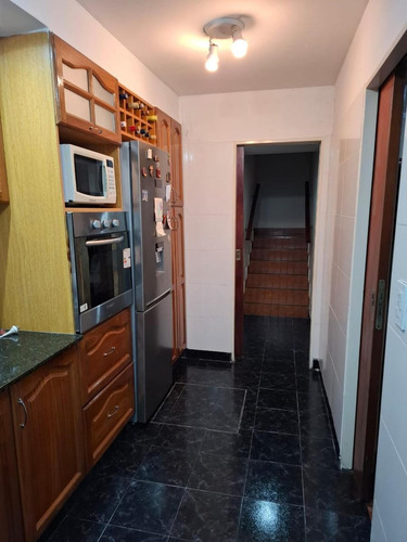 Casa En Venta - 4 Dormitorios 4 Baños - Cochera - 300mts2 - Ituzaingó
