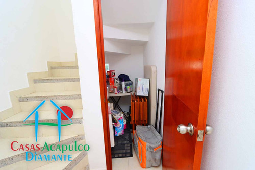 Cad Vindeza A 01. Terraza Con Salida Y Acceso A Jardín Y Albercas