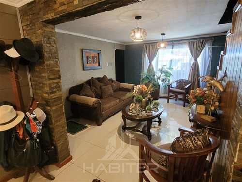 Cómoda Casa De Estilo Mediterráneo, 5 Dorm 2 Baños. Curicó.