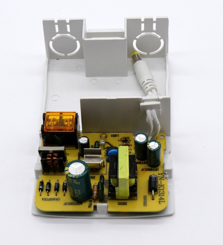 Fuente De Poder Eliminador Universal Contra Agua 12v 2a