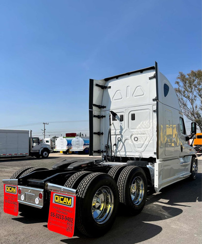 Imagen 5 de 13 de Tractocamion Freightliner Cascadia 2016