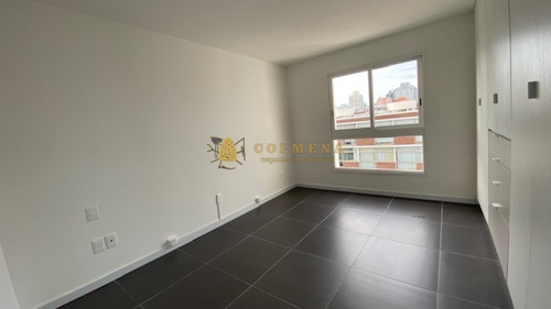 Pent-house Con Excelente Vista A Rambla De La Brava - Con Balcon Y Terraza.- Ref: 3000