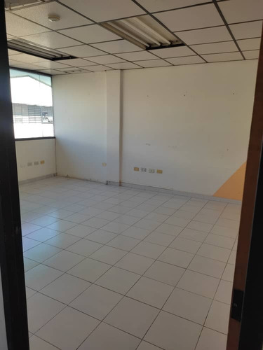 Imagen 4 de 14 de Alquiler Maravilloso Y Funcional Galpón De 1.225m² En Zona Industrial De Valencia - Inmobiliaria Maggi Cod. 1071