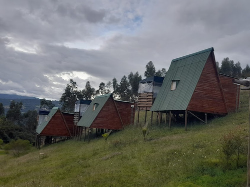 Casa Campestre Con 3 Cabañas En Madera,casa Para Cuidandero Y Cosina Para Eventos 