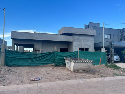 Imagen 19 de 30 de Casa En Obra Avanzada En Barrio Privado Pinar Del Sol V.