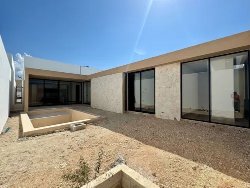 Casa En Venta En Mérida, Adana Residencial, Xcanatún ( Mod. B)