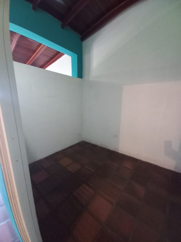 Imagen 6 de 10 de Alquiler De Local Comercial Ubicado En El Mini C.c. Faneitte Ve03-591cf-mher