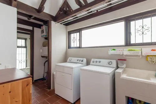 Casa En Venta En Llano Grande. Cod V2472