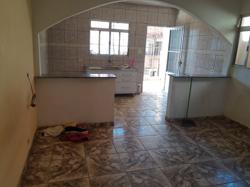 Imagem 1 de 14 de Alugo Quarto E Cozinha No Jd. Jacira ( Vi537 )