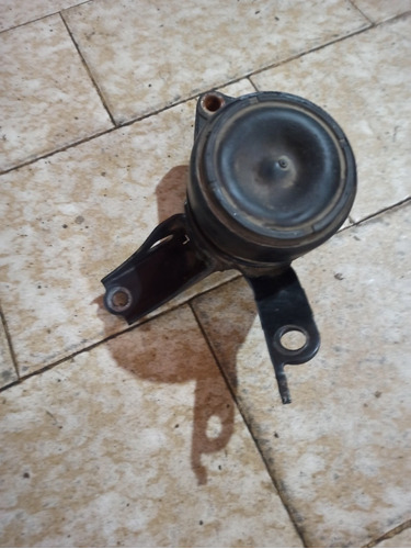 Base De Motor Derecha Toyota Yaris 