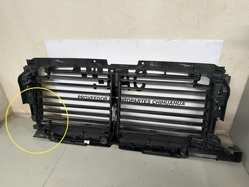 Soporte Parrilla Persiana Chevrolet Silverado 2021 2024 Orig (Usado)