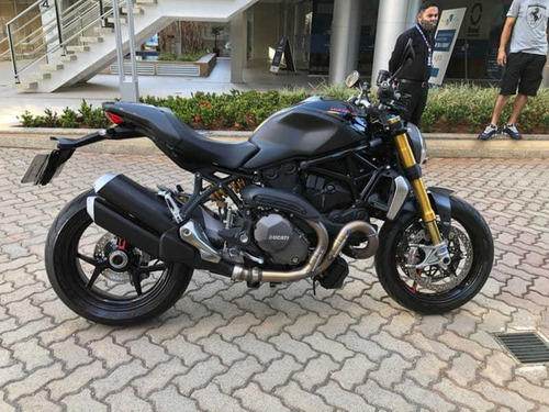 Ducati Monster 1200 S