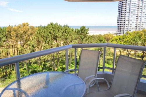 Apartamento En Venta De 2 Dormitorios En Playa Brava