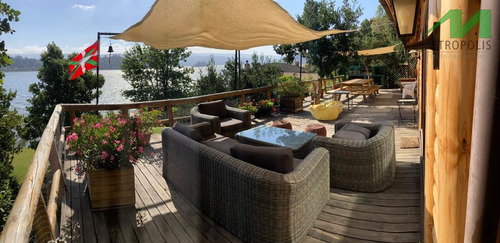 Casa En Venta De 9 Dorm. En Vichuquén