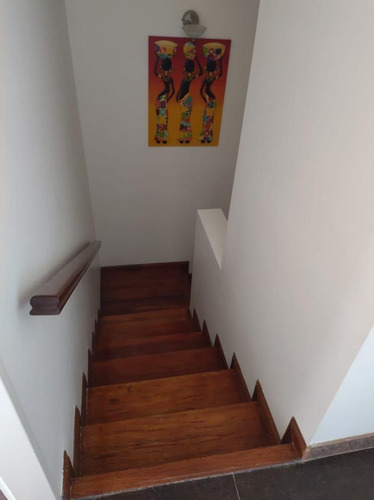 Imagen 8 de 27 de Triplex De 5 Amb. Al Frente Excelente Estado
