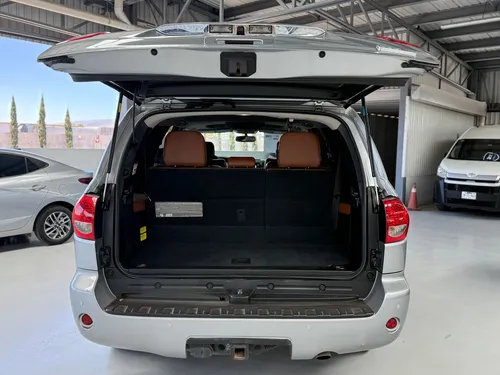 Toyota Sequoia 5.7 Platinum At