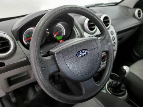 Ford Fiesta Sedan 1.6