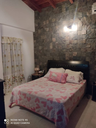 Imagen 16 de 18 de Hermosa Quinta Ubicada En El Estado Vargas, Urb. Tanaguarena, Cerca Del Mar.