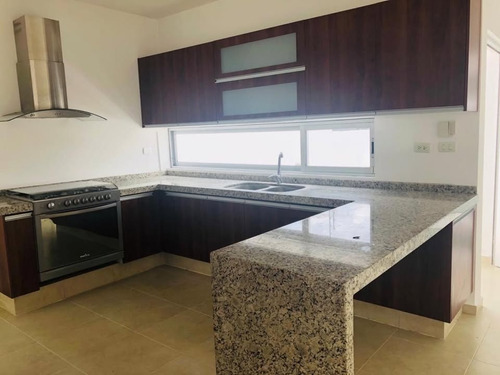 Hermosa Casa En Renta En Real De Juriquilla, Una Planta