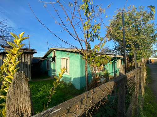 Se Vende Casa Con Sitio Grande, A Media Cuadra Del Hospital 