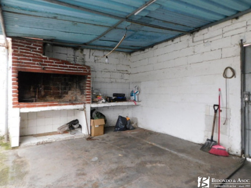 Imagen 12 de 13 de Casa En Padrón Único Con Entrada Para Varios Vehículos