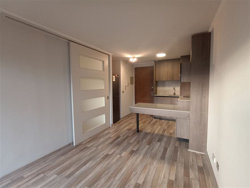 Departamento En Venta De 1 Dorm. Estac. En Estación Central