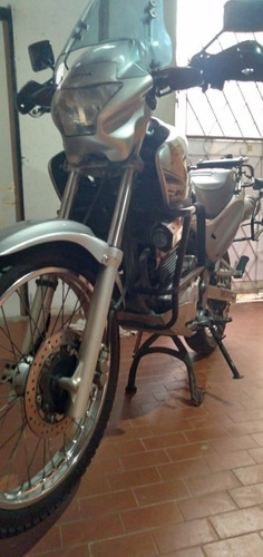 Imagen 4 de 14 de Honda Falcon 400