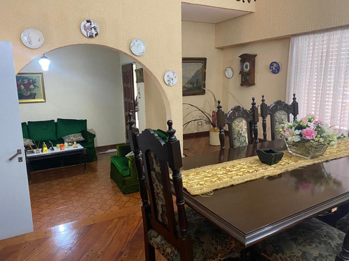 Venta Casa 5 Amb Dependencia Terraza Patio Jardin Parrilla En Floresta Norte