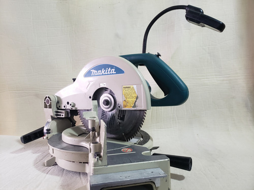 Sierra Inglete Marca Makita (Usado)