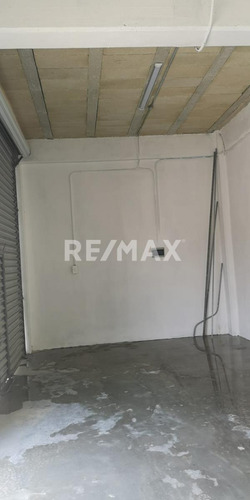 En Renta Local Comercial En El Centro De Tulum, Con Excelente Ubicación