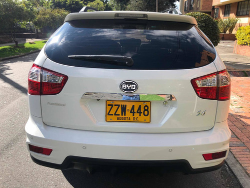 Byd S6 2400cc Glx Mt Techo